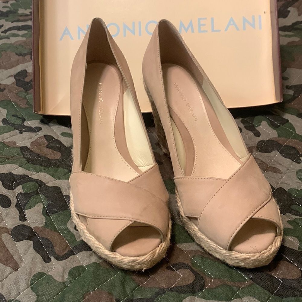 ANTONIO MELANI, wedge, size 7.5, color LARK, near new condition